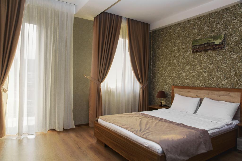 Hotel Gureli Тбилиси Екстериор снимка