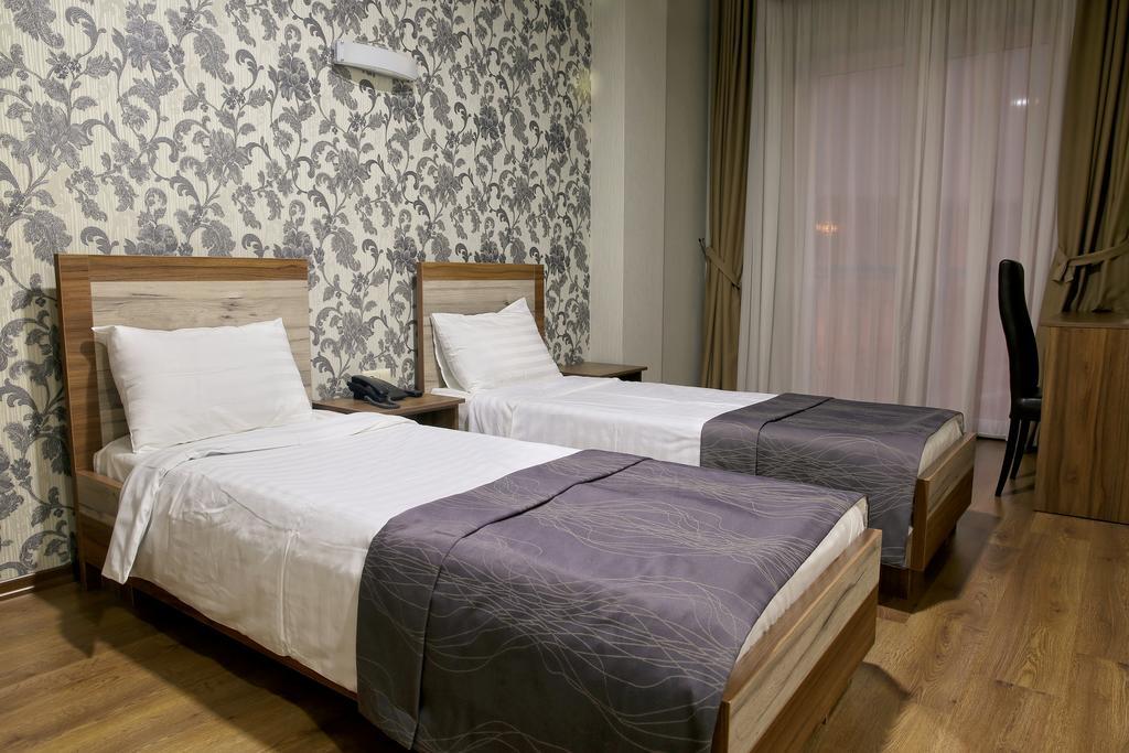 Hotel Gureli Тбилиси Екстериор снимка