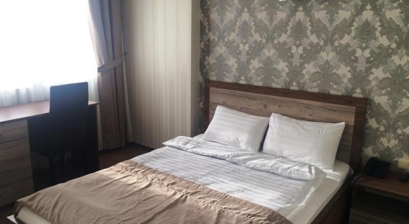 Hotel Gureli Тбилиси Екстериор снимка