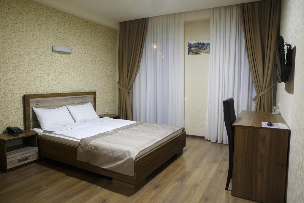 Hotel Gureli Тбилиси Екстериор снимка