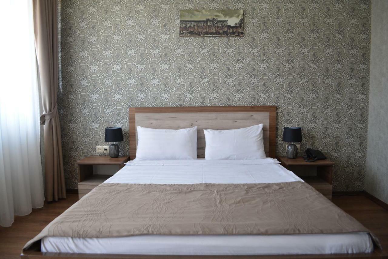 Hotel Gureli Тбилиси Екстериор снимка