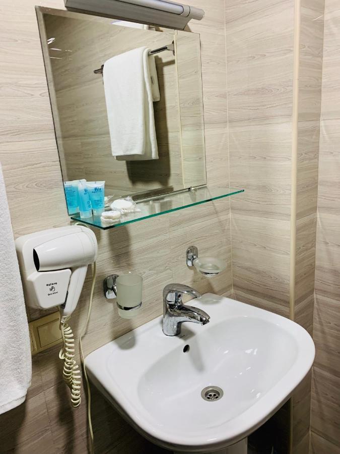 Hotel Gureli Тбилиси Екстериор снимка